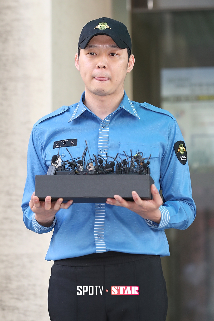 [포토S] '소집해제' 박유천, 많이 긴장한 표정