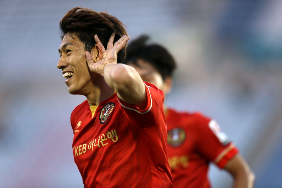 [챌린지 3줄요약] 역대 2번째 '무관중경기'…부천, 아산에 3-0 완승