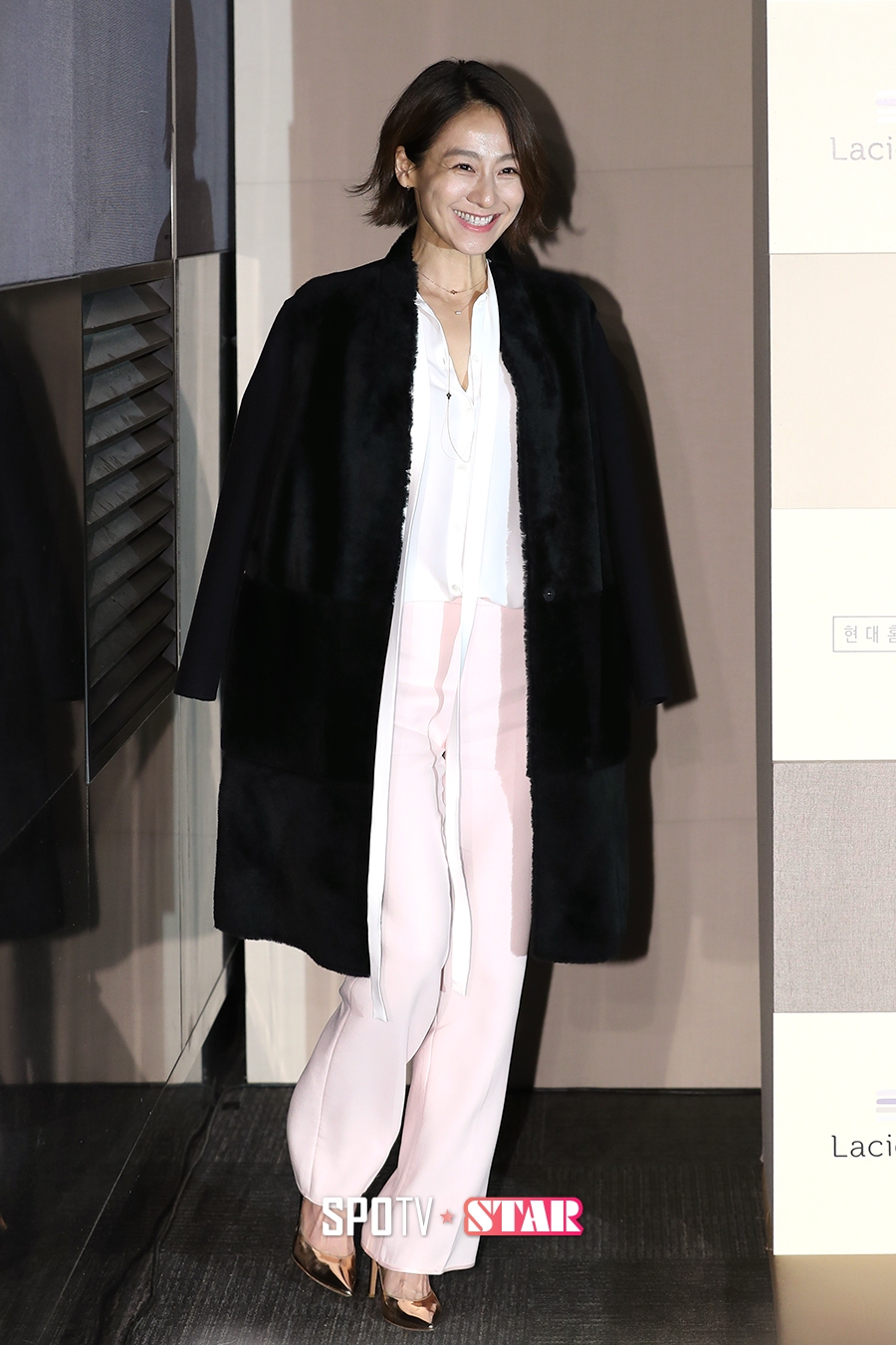 [포토S] 이미연, 미소 지으며 등장~