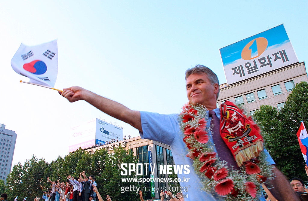 [SPO CRITIC] 희망 필요한 대표 팀, 히딩크 오겠다면 만나는 봐야한다