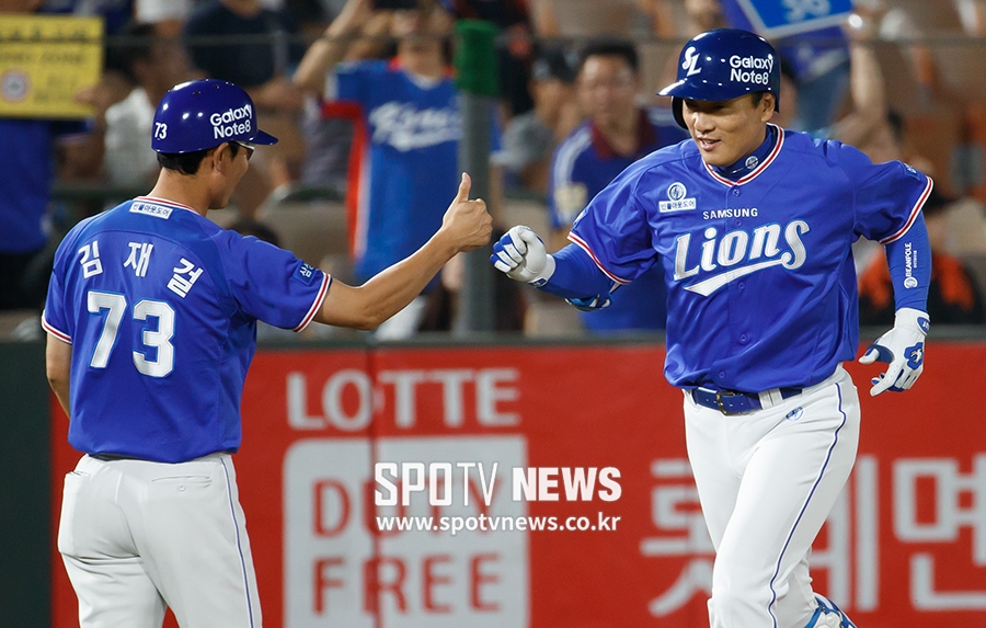 [포토S] 역전포 이승엽, 사직구장 '유종의 미'