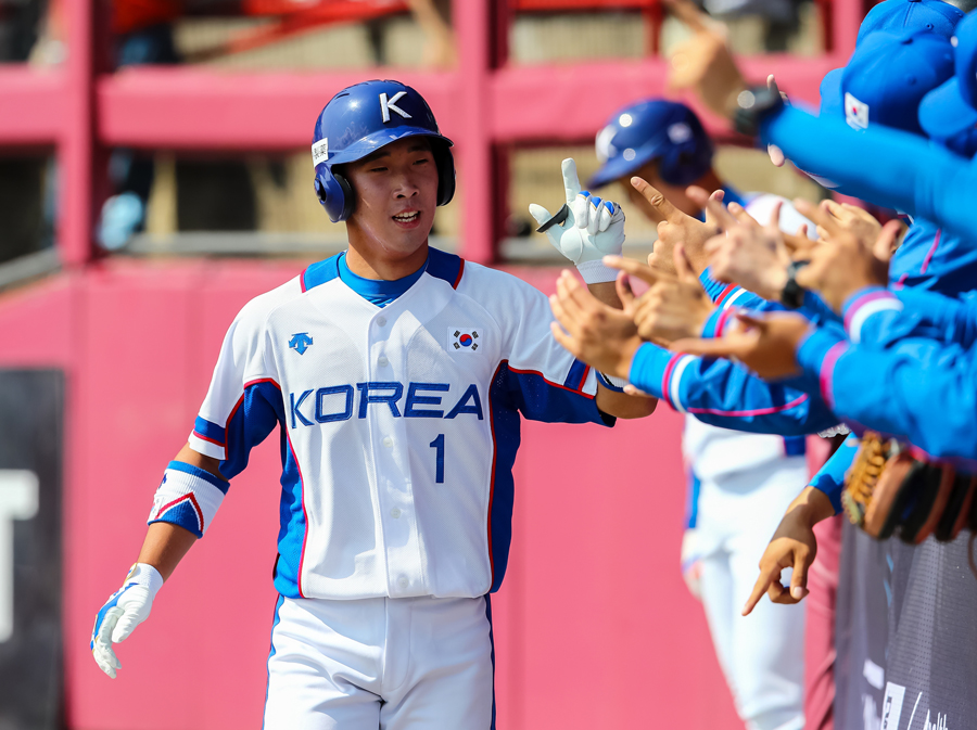 [U18야구월드컵] '3회 9득점' 한국, 쿠바에 8회 콜드게임 승… 슈퍼라운드 첫 승