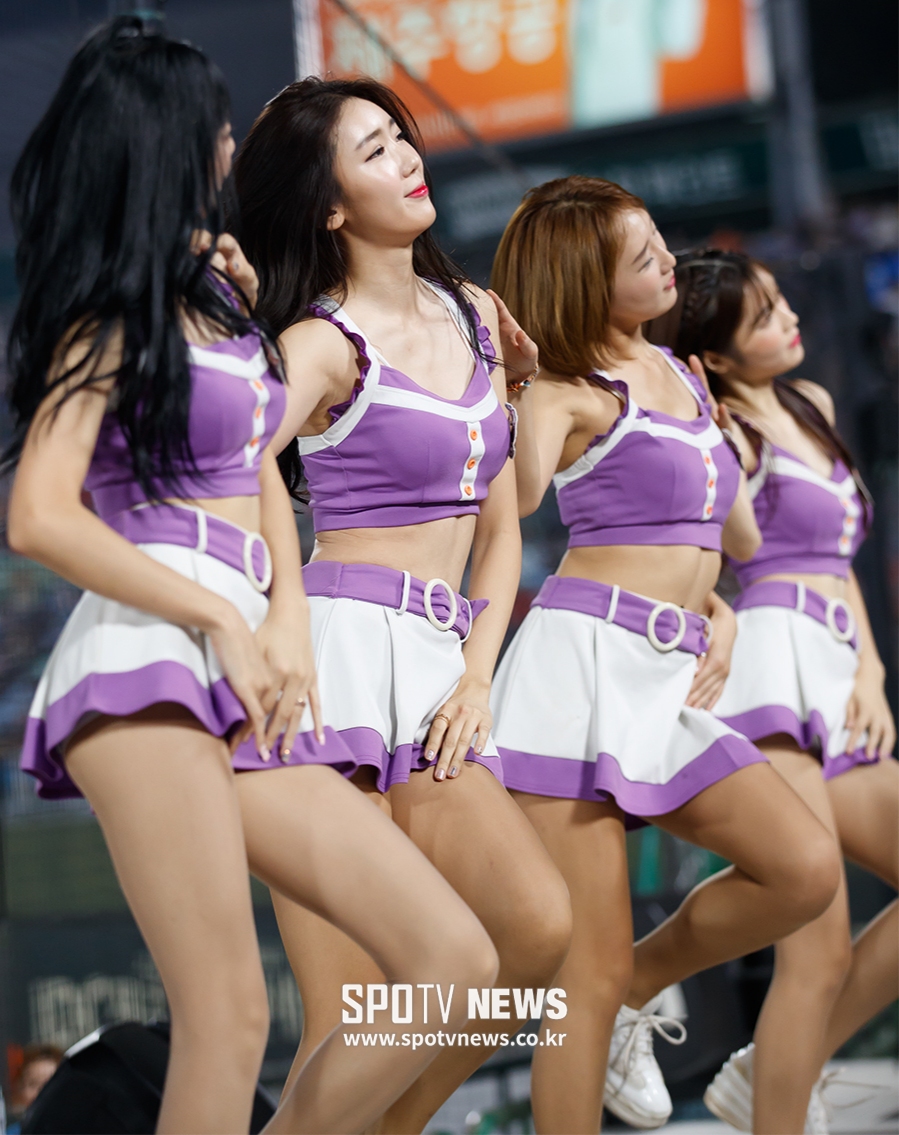 [포토S] 롯데 치어리더, 섹시한 노출 의상