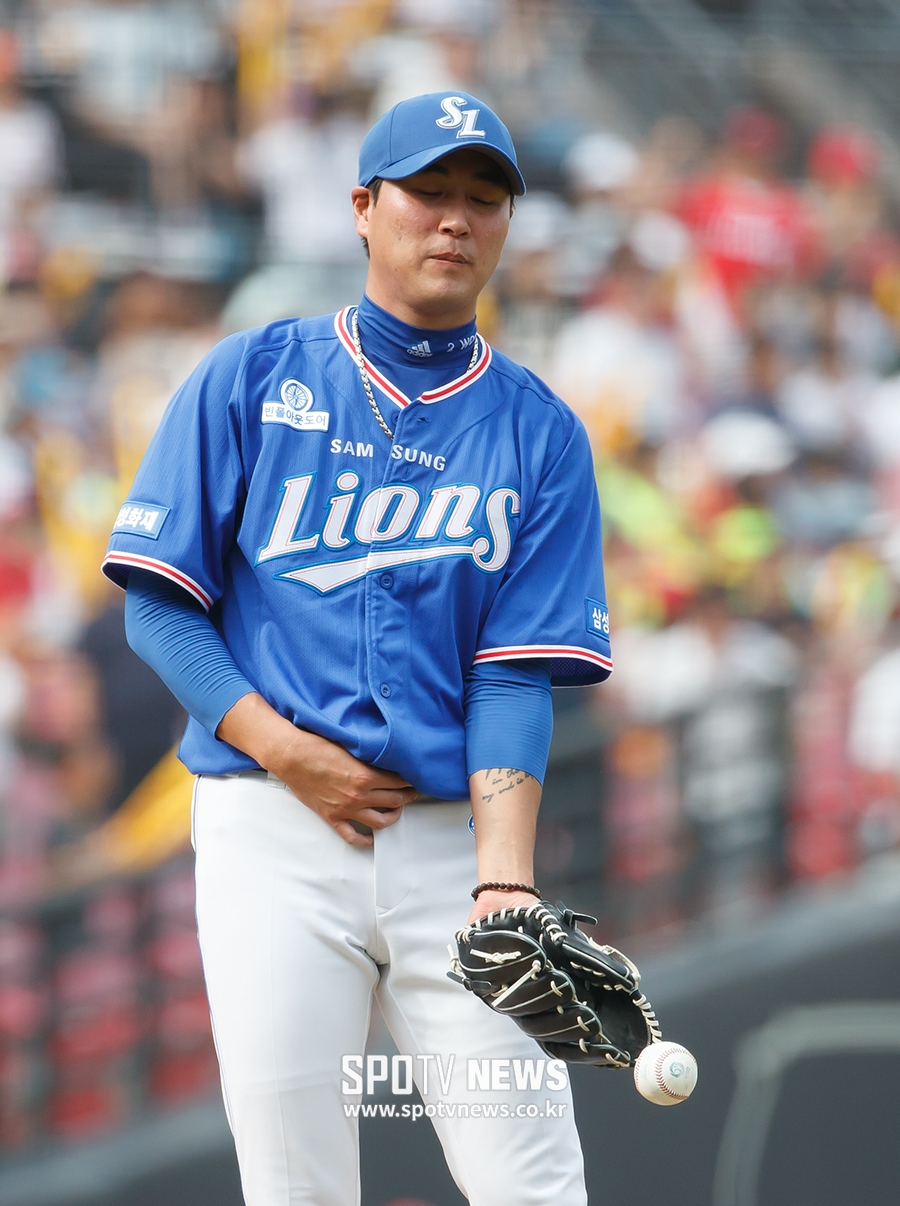 [포토S] 우규민, '실책에 맥이 풀려'