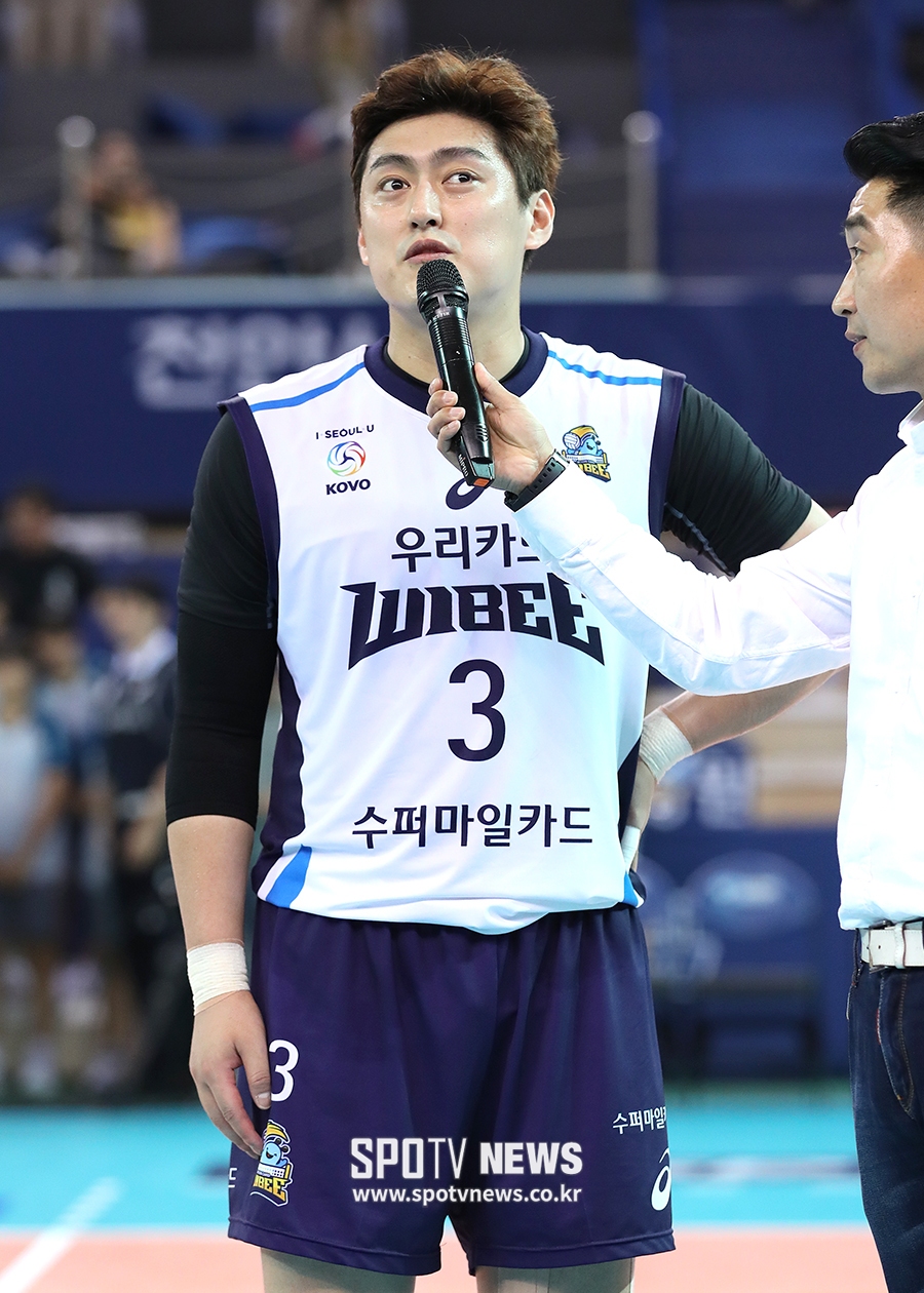 [포토S] 유광우, '우리카드 데뷔전에서 짜릿한 승리 거둬 기뻐요!'