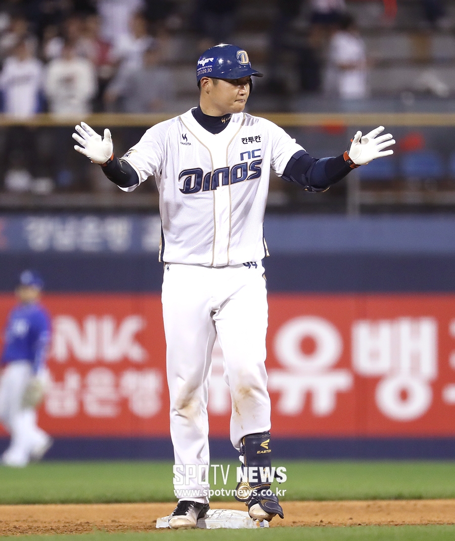 [포토S] 신진호, 선두타자로 나와 2루타!