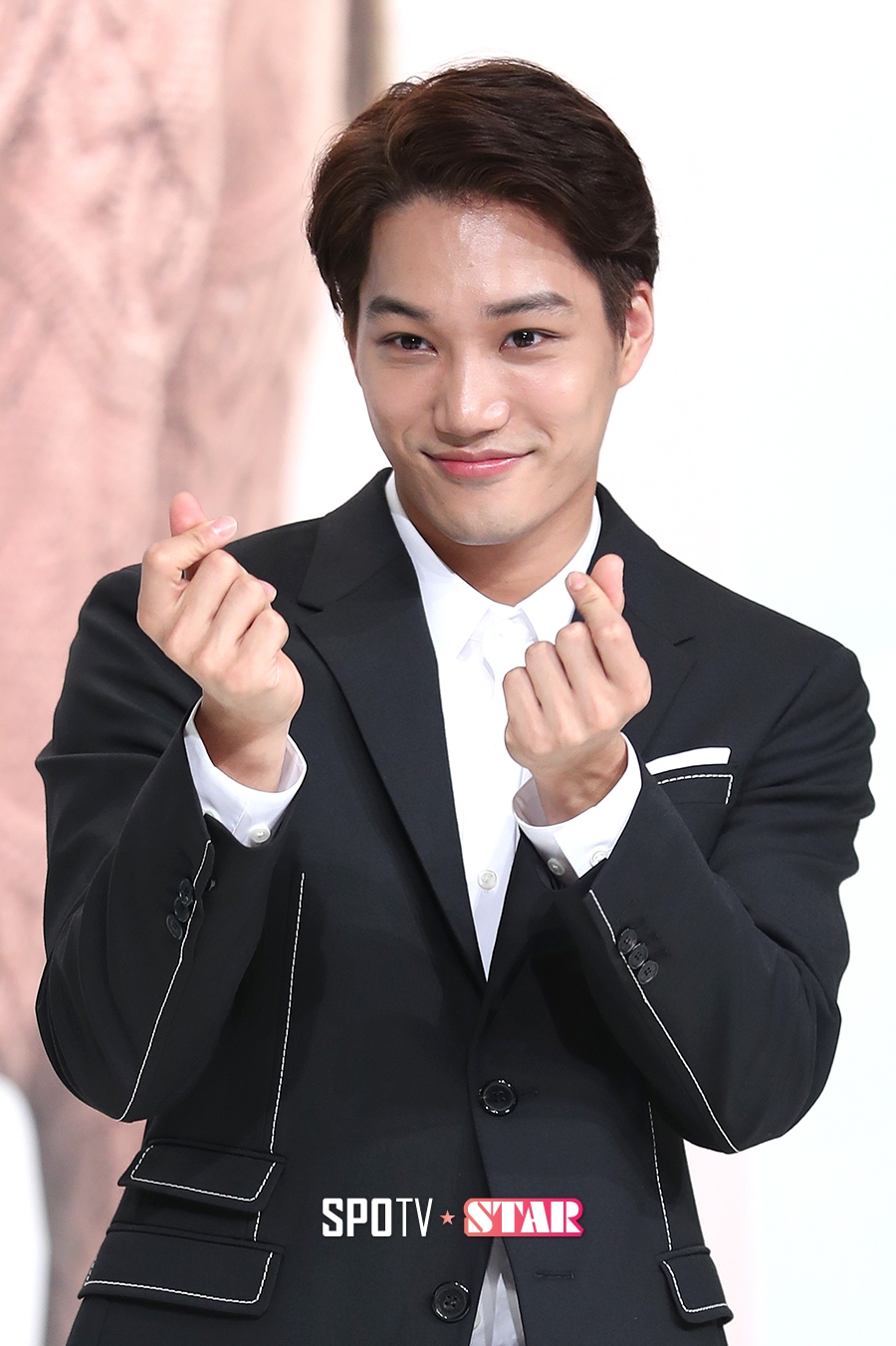 [영상] EXO 카이 "연기자로 다른 매력을 보여주겠다"