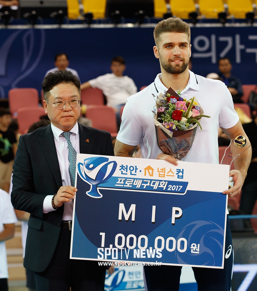 [포토S] MIP로 뽑힌 우리카드 파다르
