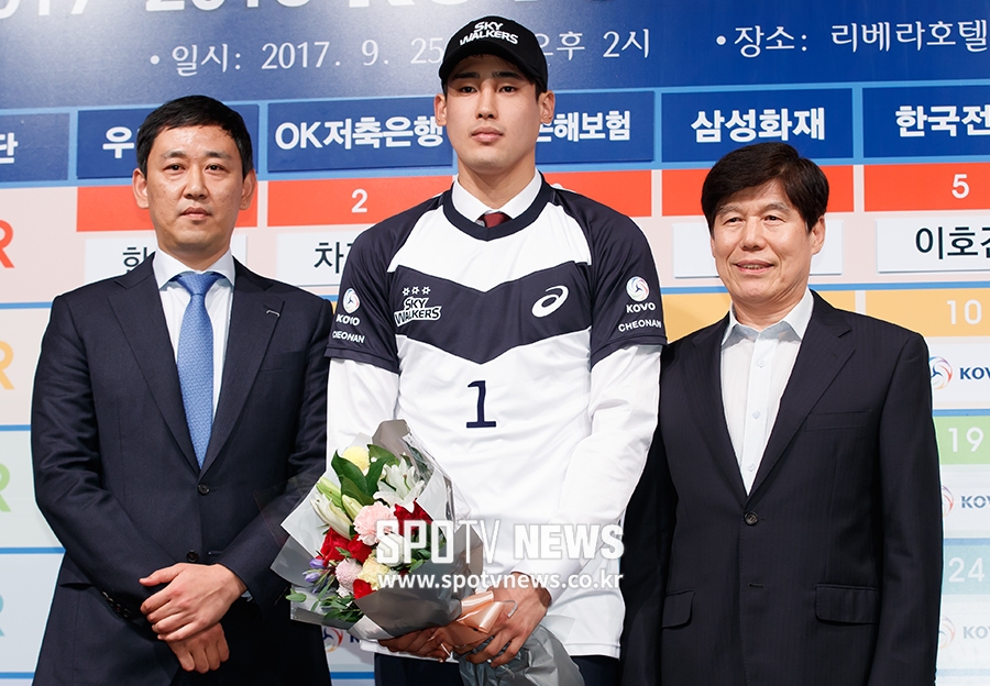[포토S] 홍민기, 전체 7순위로 현대캐피탈에 지명