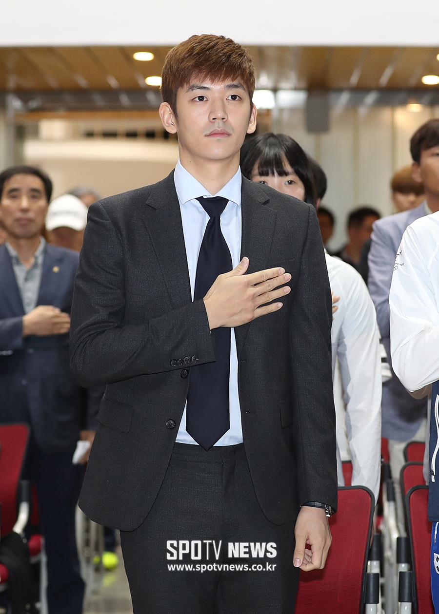 [포토S] 평창올림픽에 자원봉사자로 나서는 이용대