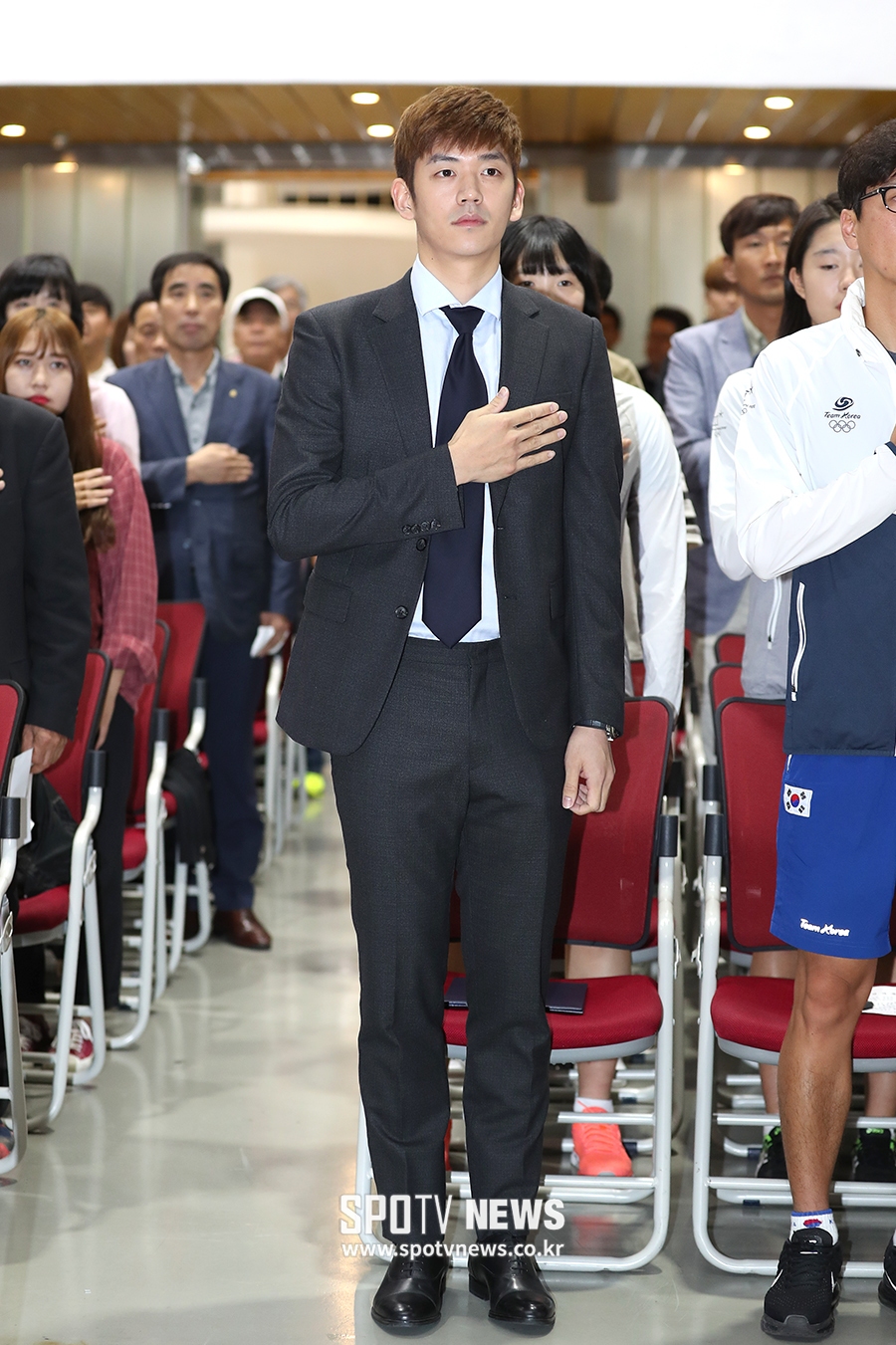 [포토S] 이용대, 완벽한 슈트핏