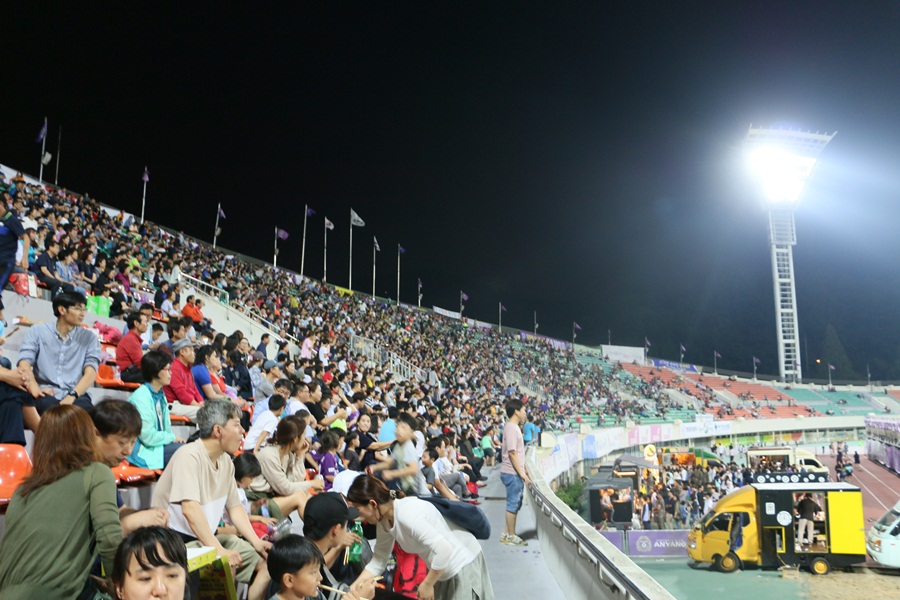 단연 'K리그 챌린지 관중 1위' FC 안양의 비결은?