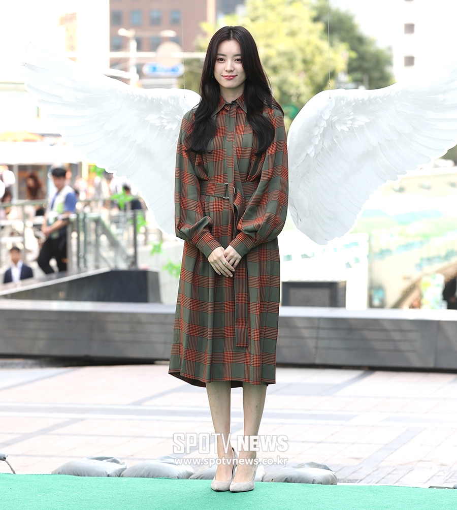 [포토S] 한효주, 청계천에 뜬 천사