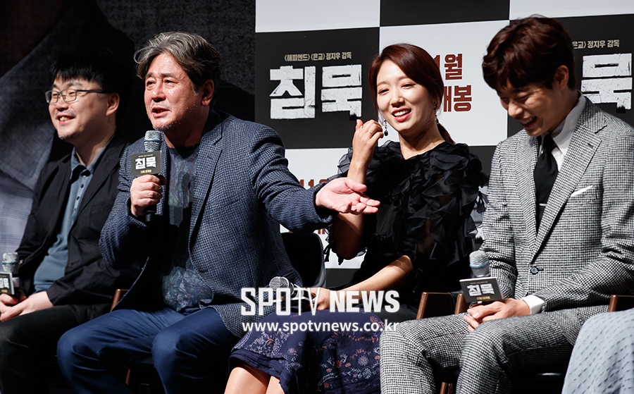 [포토S] 최민식, "후배들과 즐겁게 작업했습니다"