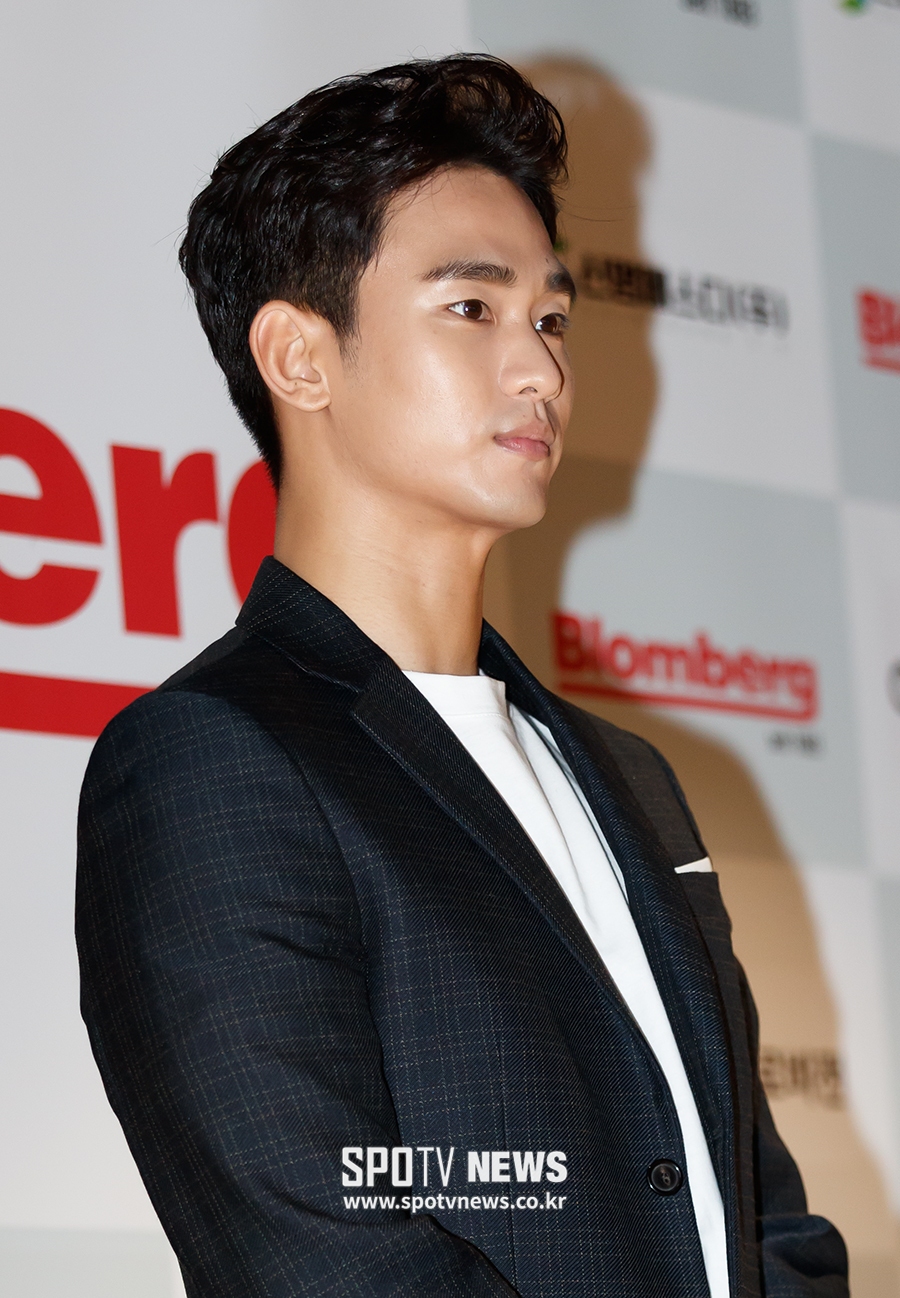 [포토S] 김수현, 샤프한 옆모습