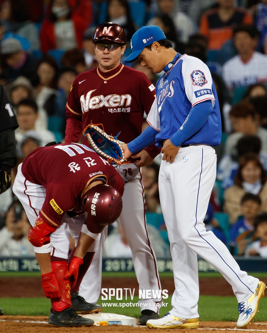 [포토S] 이승엽, '서건창, 한국 야구를 부탁해'
