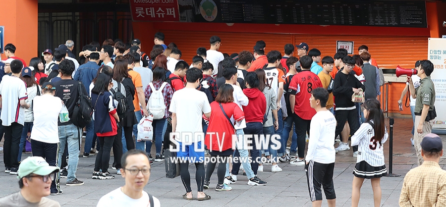 [포토S] 사상 첫 '낙동강 더비', 1차전 티켓 매진