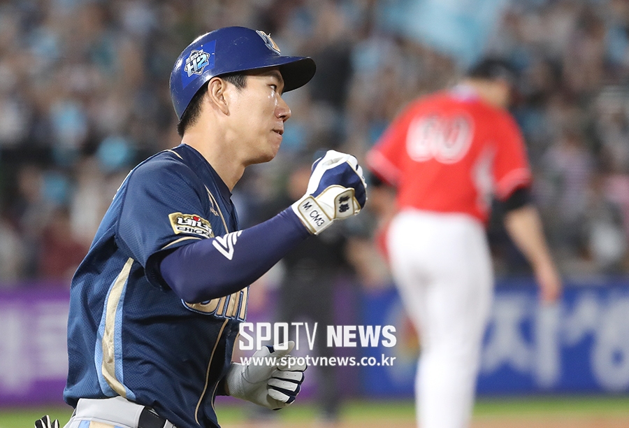 [포토S] 모창민, 장시환 상대로 그랜드슬램 폭발