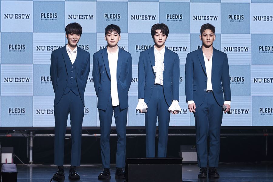 [현장S] "더블유, 히어"…뉴이스트W의 출발, 새로운 여정
