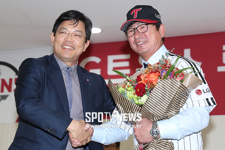 류중일 감독 취임 "LG 재건 생각에 심장 터질 것 같아"