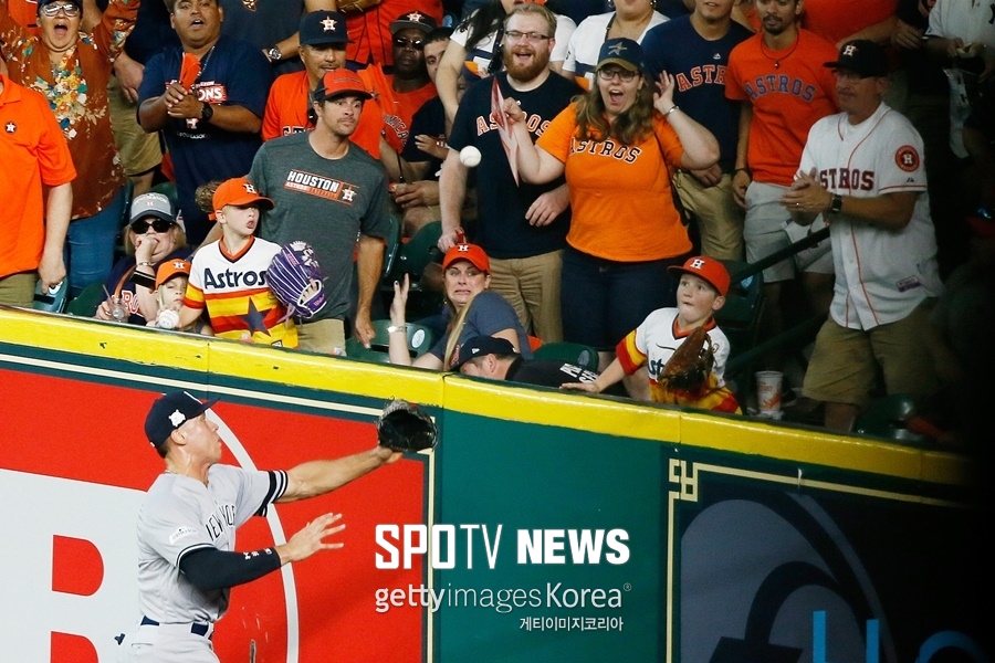 [ALCS] 홈런 만든 12살 관중…2017년 라일리와 1996년 마이어