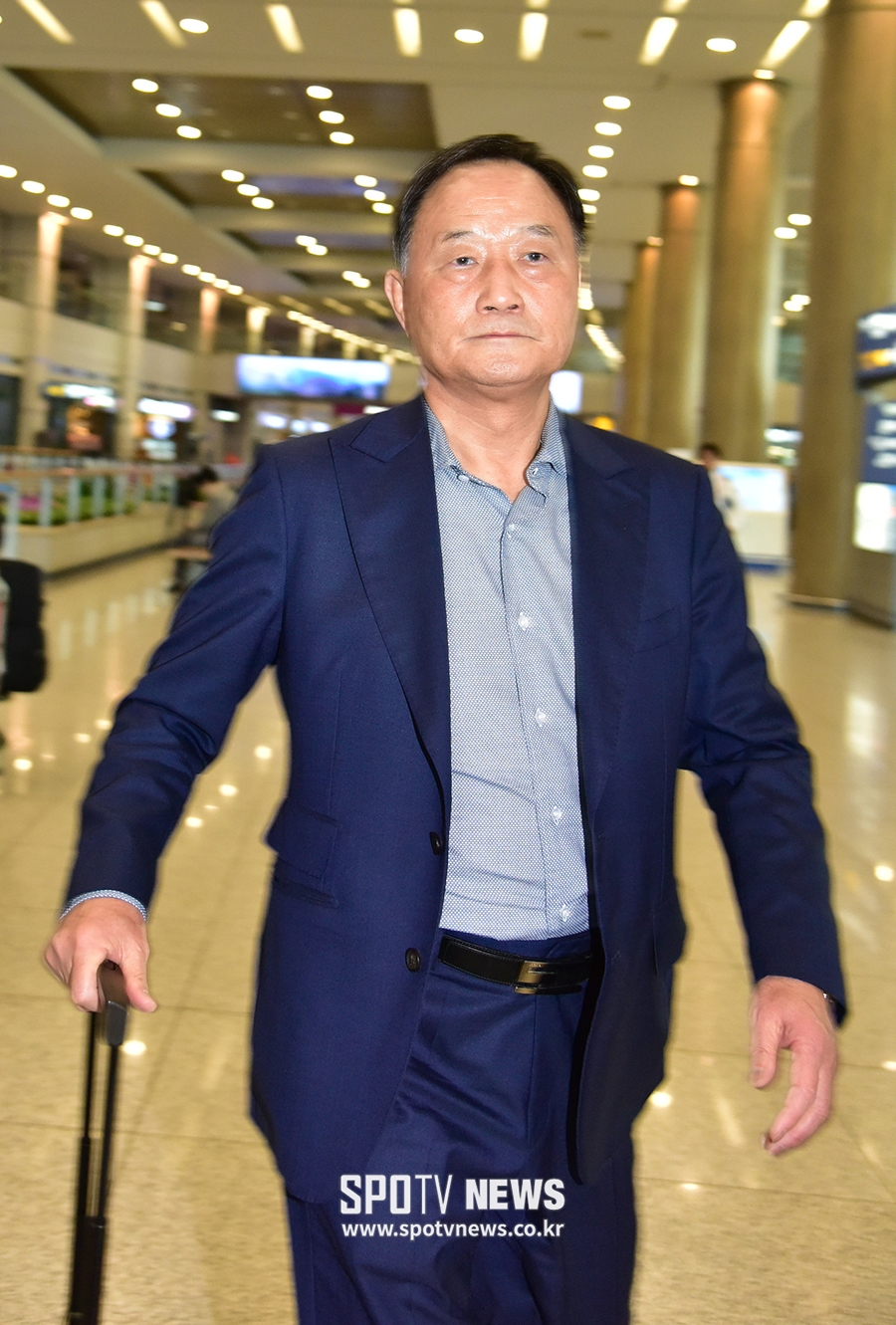 [포토S] 공항 떠나는 김호곤 부회장