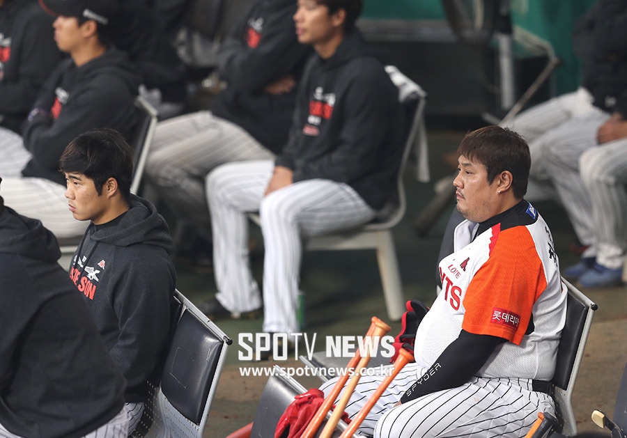 [포토S] 최준석, '이렇게 질 수 없는데..'