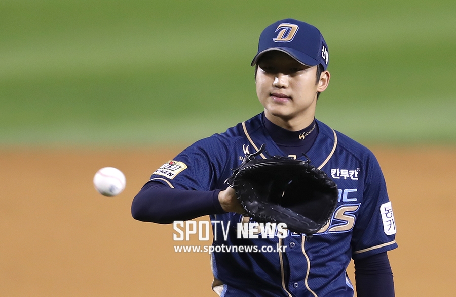 [포토S] 구창모, '무사 1,2루라니'