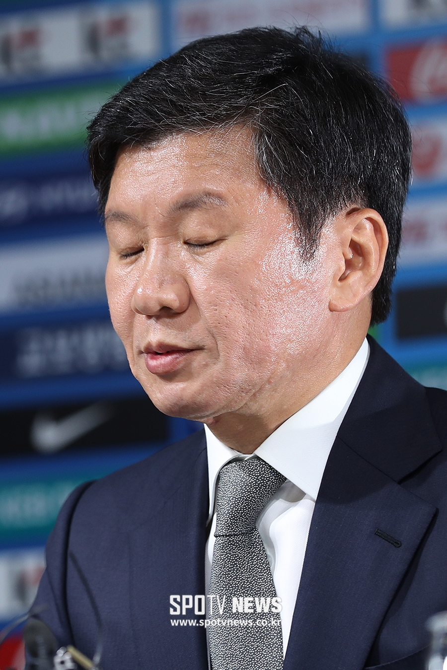 [포토S] 두 눈 감은 정몽규 회장