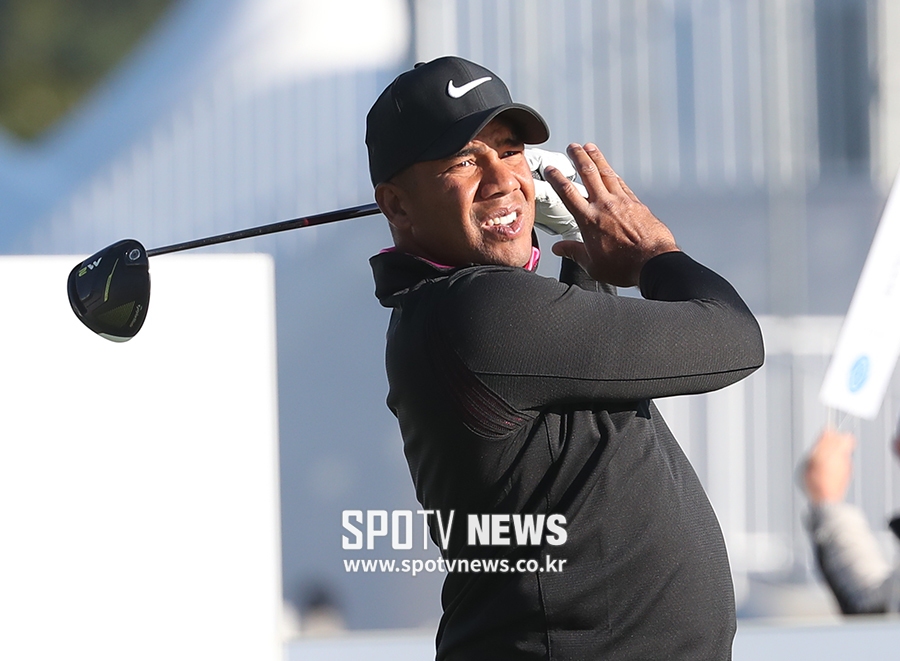 [THE CJ CUP] 조나타 베가스의 힘찬 티샷