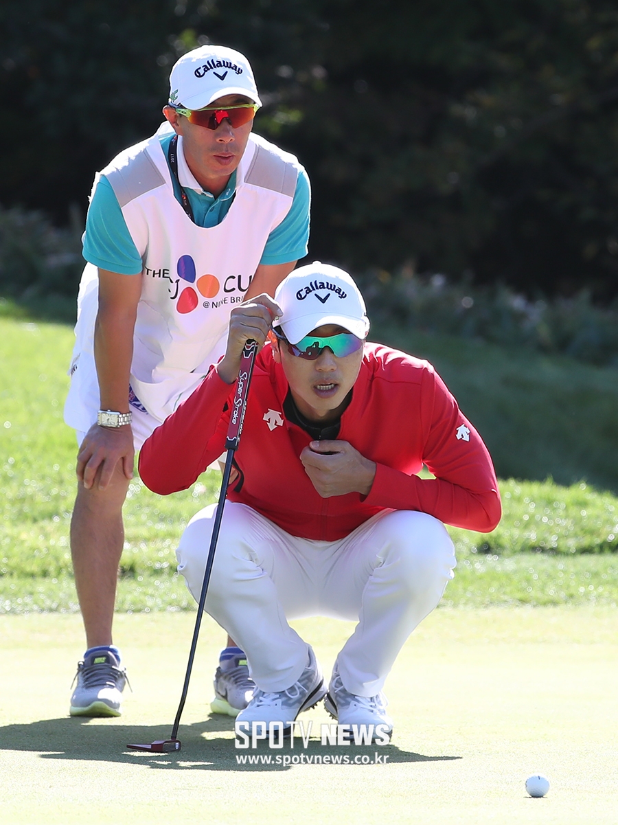 [THE CJ CUP] 배상문, 캐디와 함께
