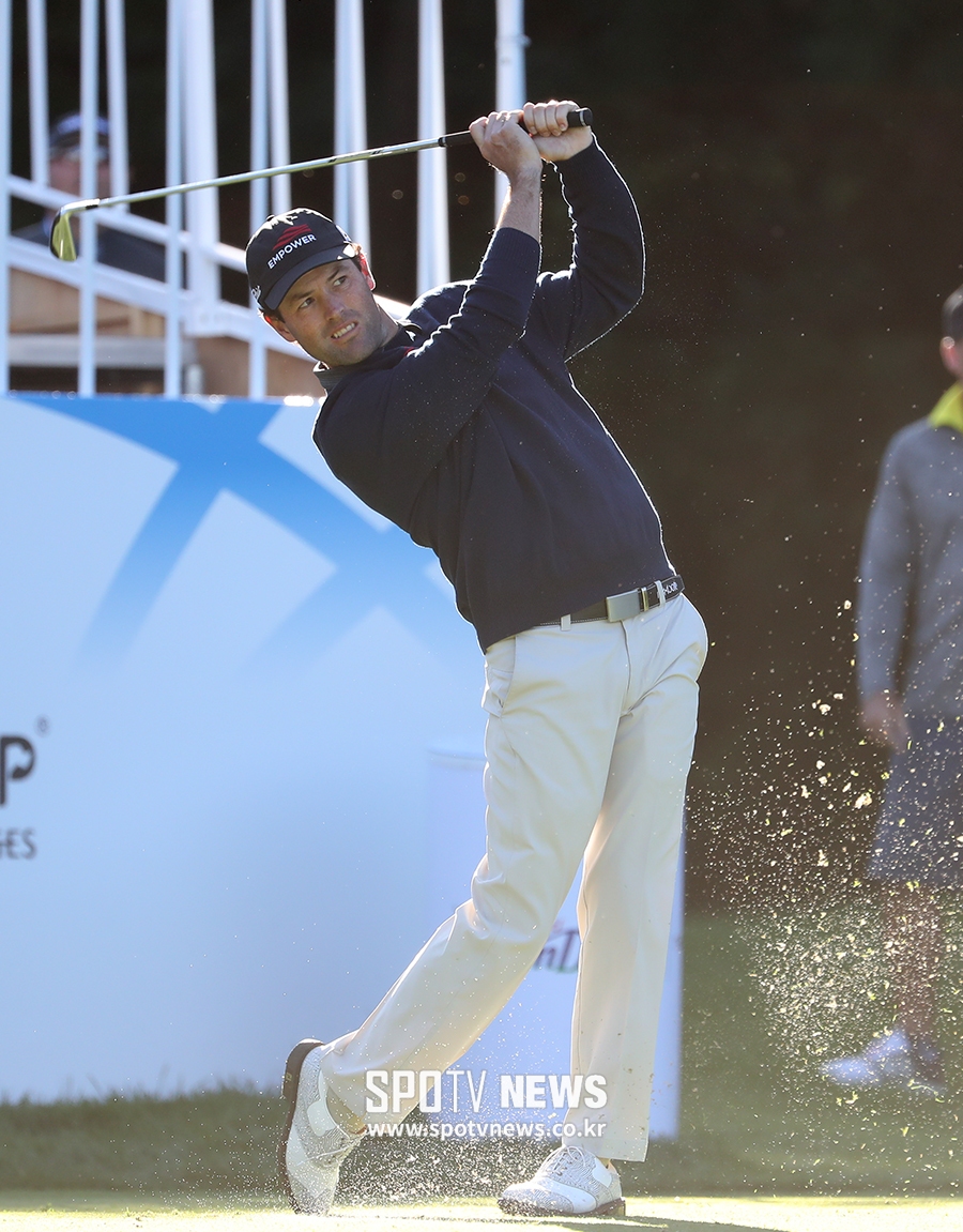 [THE CJ CUP] 힘차게 스윙하는 로버트 스트렙