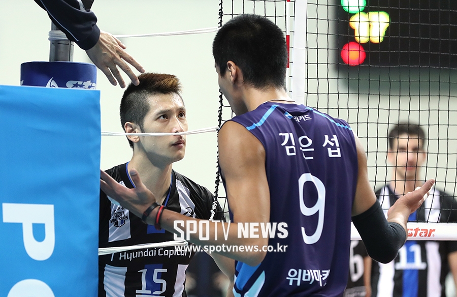 [스토리S] 문성민-김은섭 충돌, 레드카드로 이어진 아찔한 신경전