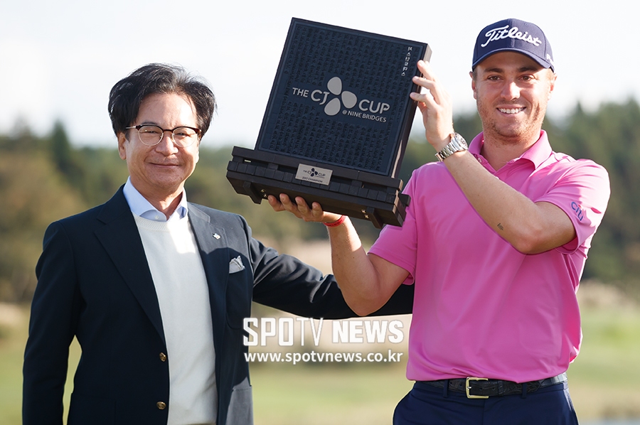 [THE CJ CUP] 이재현 회장, '우승자 저스틴 토마스 입니다'