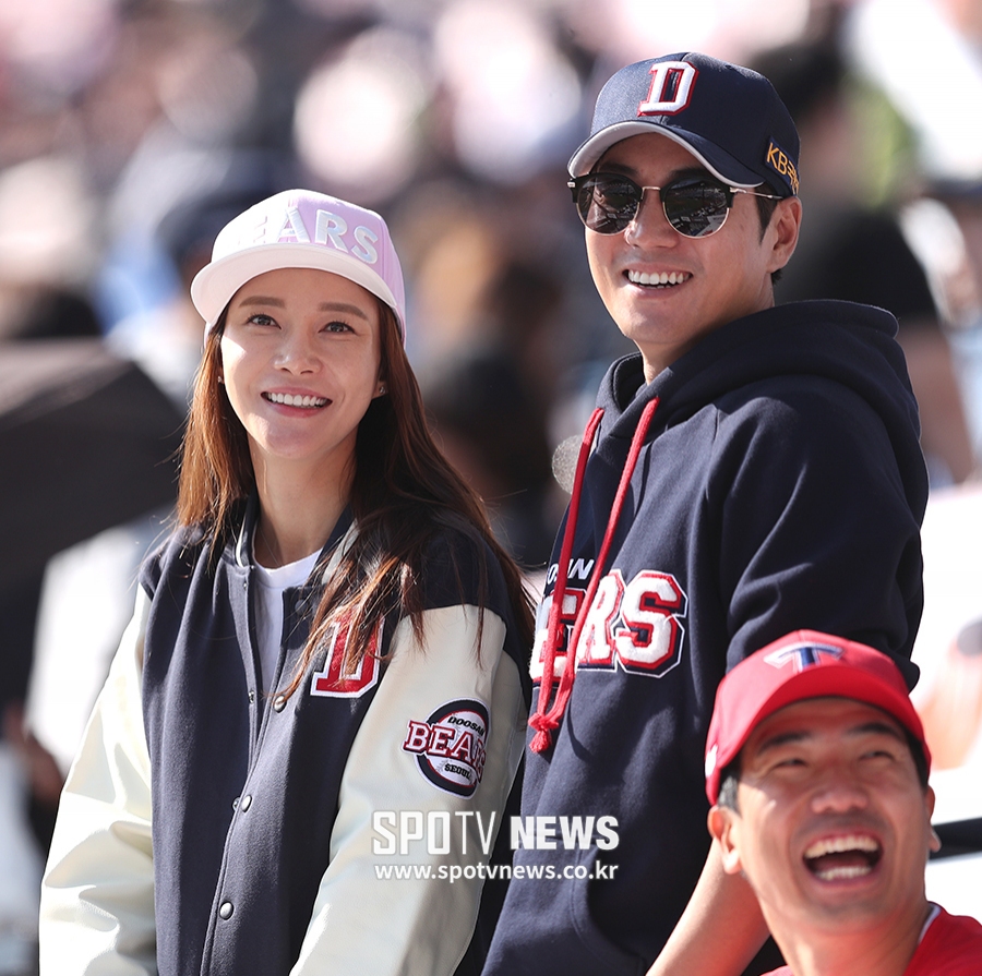 [포토S] 주상욱-차예련 부부, '한국시리즈 보러 왔어요~'