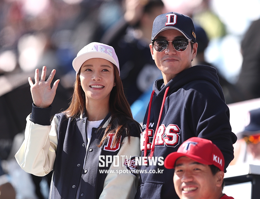 [포토S] 주상욱-차예련 부부, '한국시리즈 보러 왔어요!'