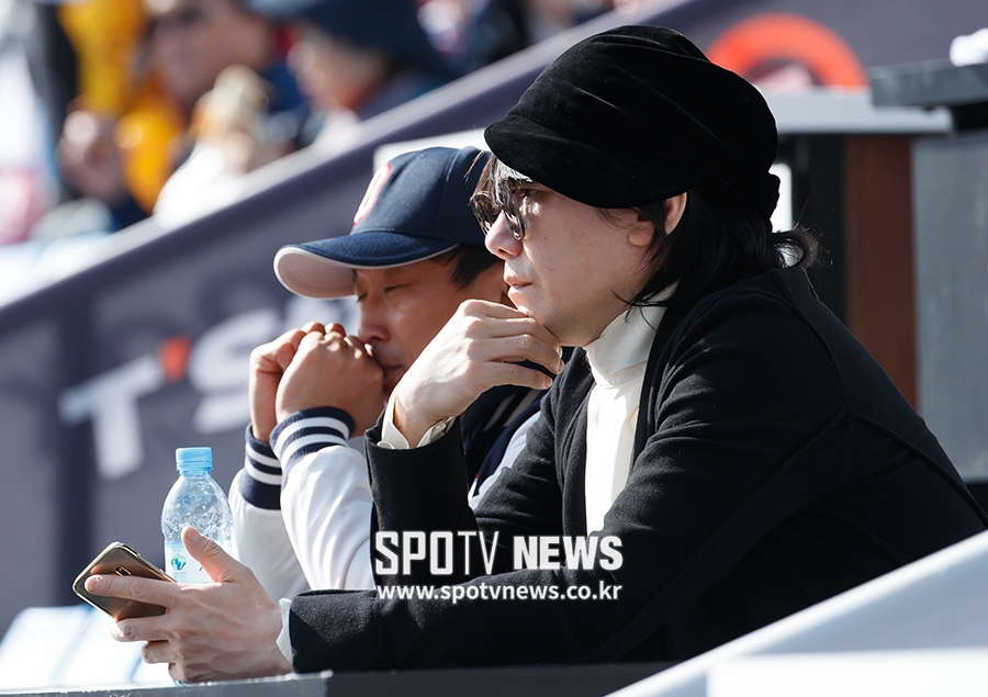 [포토S] 한국시리즈 관람 온 가수 김장훈