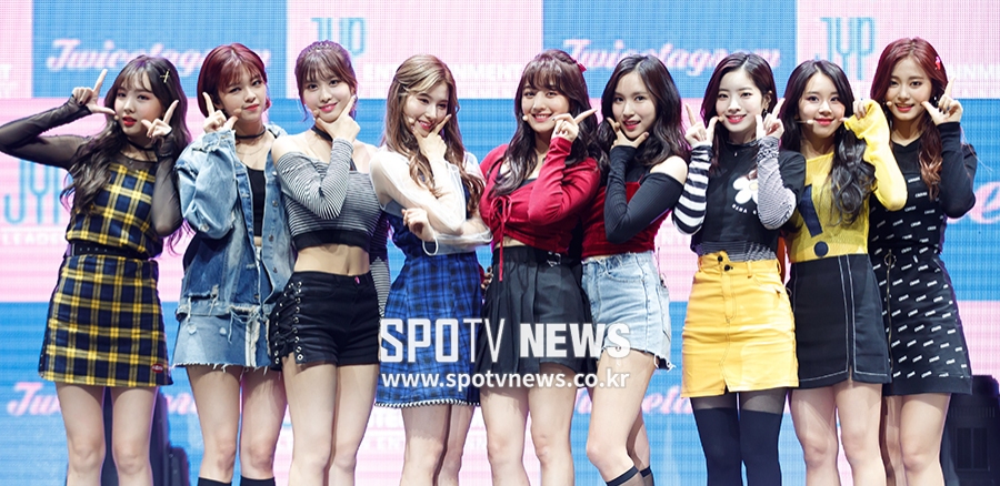 [포토S] 트와이스, 첫 정규 앨범 들고 컴백