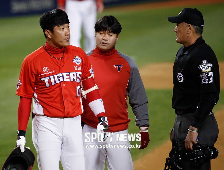 [포토S] 김주찬, 니퍼트 사구에 울컥