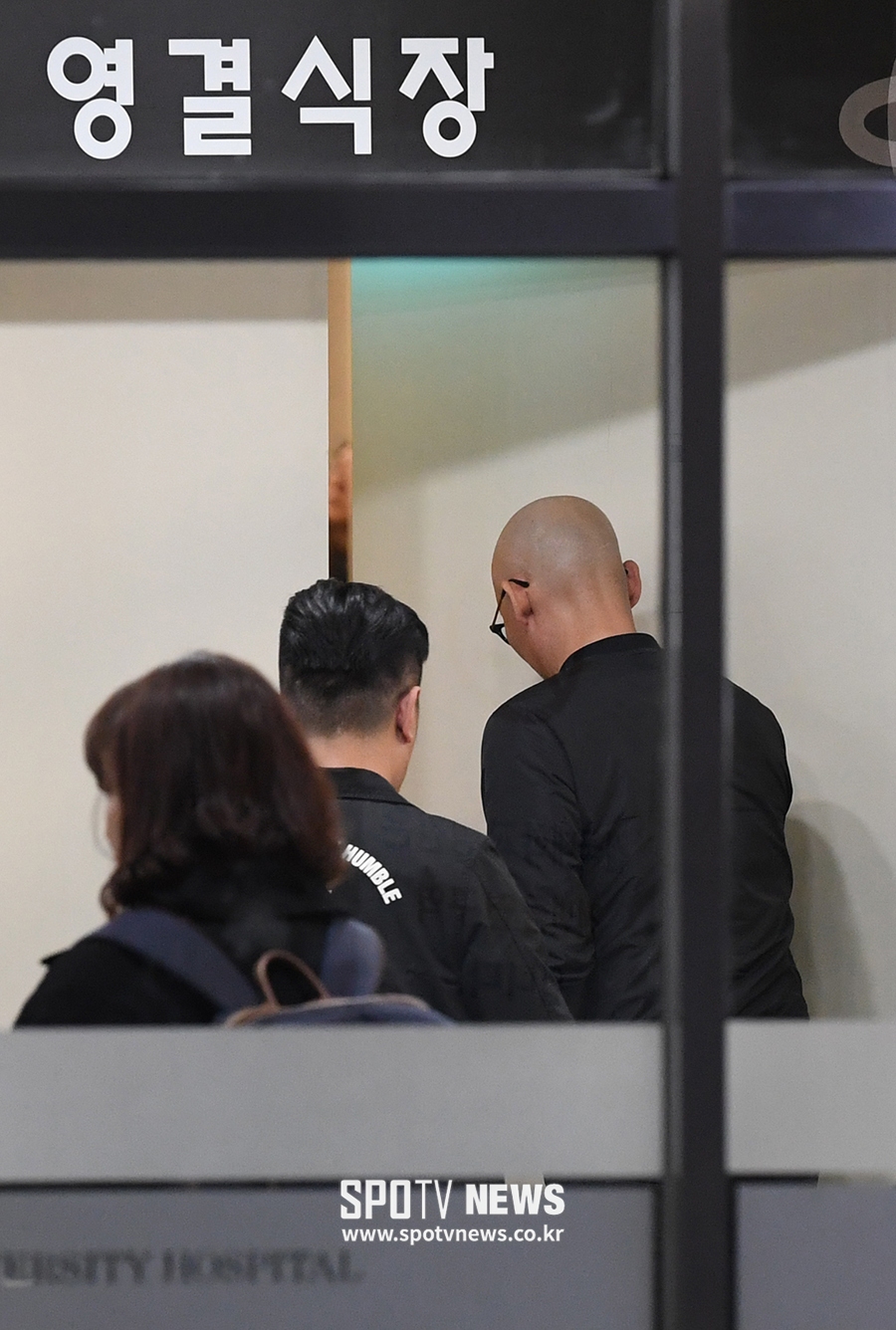 [포토S] 빈소 찾은 김종도 대표, 믿을 수 없는 고 김주혁의 사망 소식