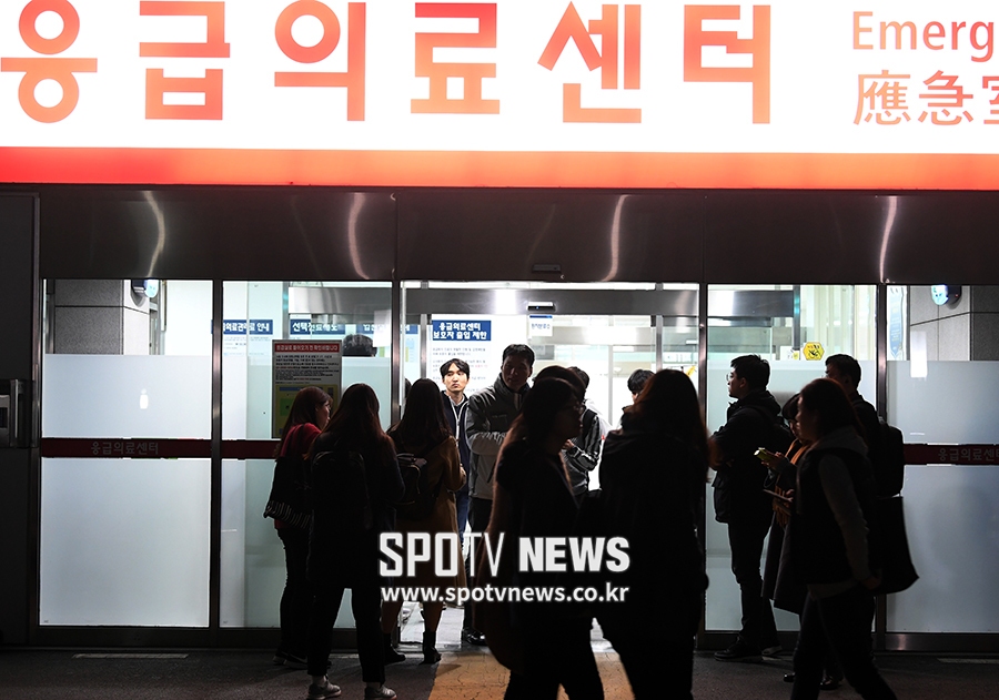 [포토S] 고 김주혁, 응급실 앞에 모여있는 취재진