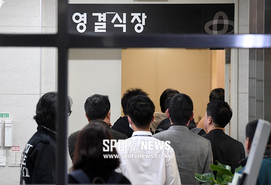 [포토S] 고 김주혁 영결식장을 찾은 관계자들