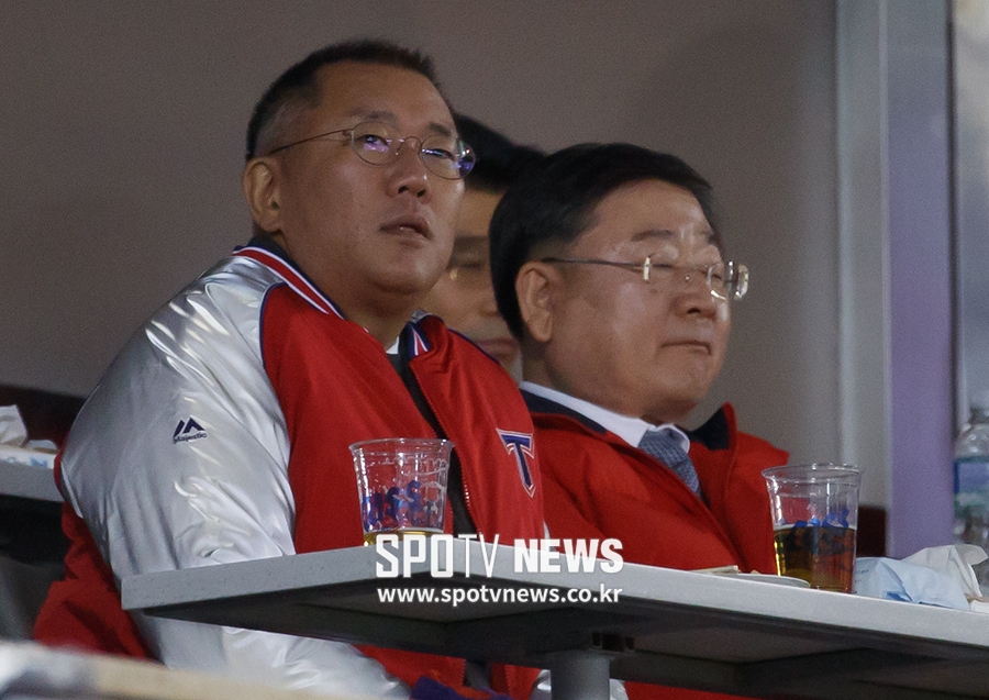 [포토S] 한국시리즈 관전 온 정의선 부회장
