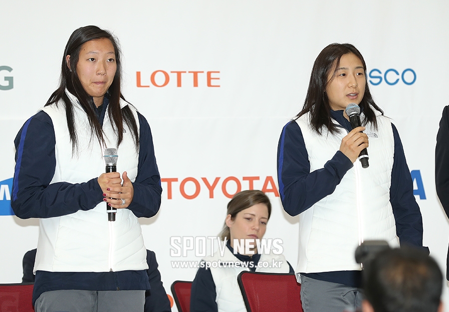 [포토S] 질문에 답하는 아이스하키 여자 대표 팀