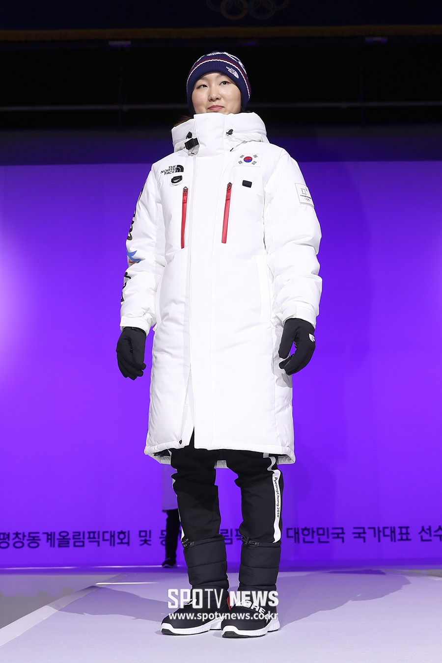 [포토S] 최민정, '평창올림픽 선수 단복을 소개합니다'