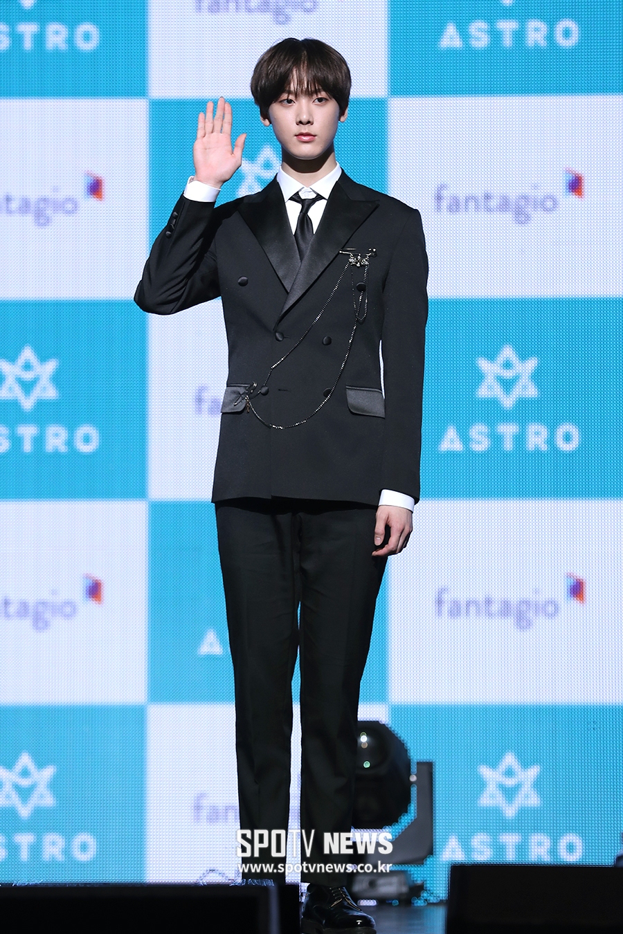 [포토S] 아스트로 윤산하, '키 많이 컸죠?'