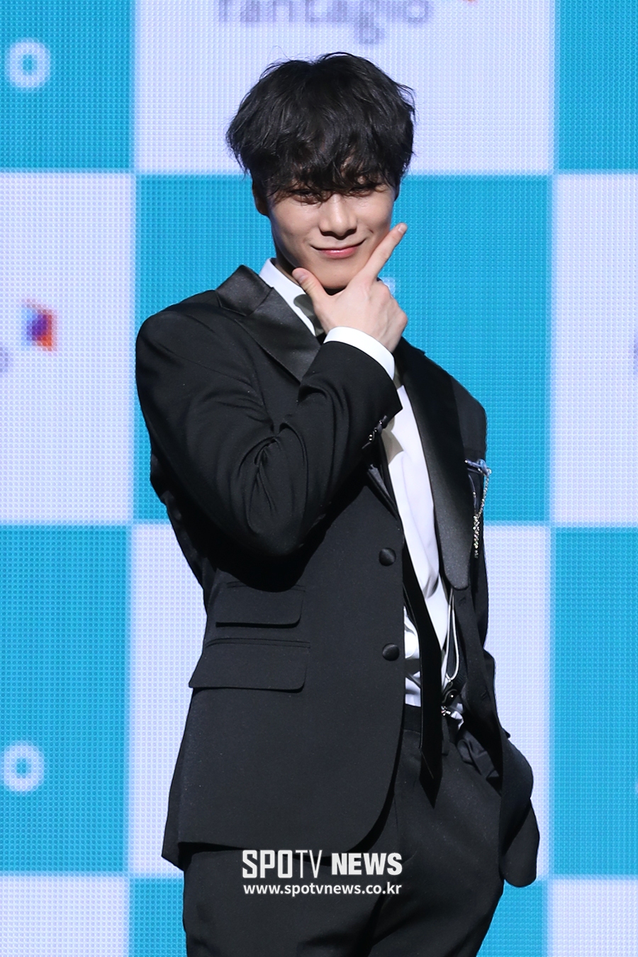 [포토S] 아스트로 문빈, 턱선 브이~