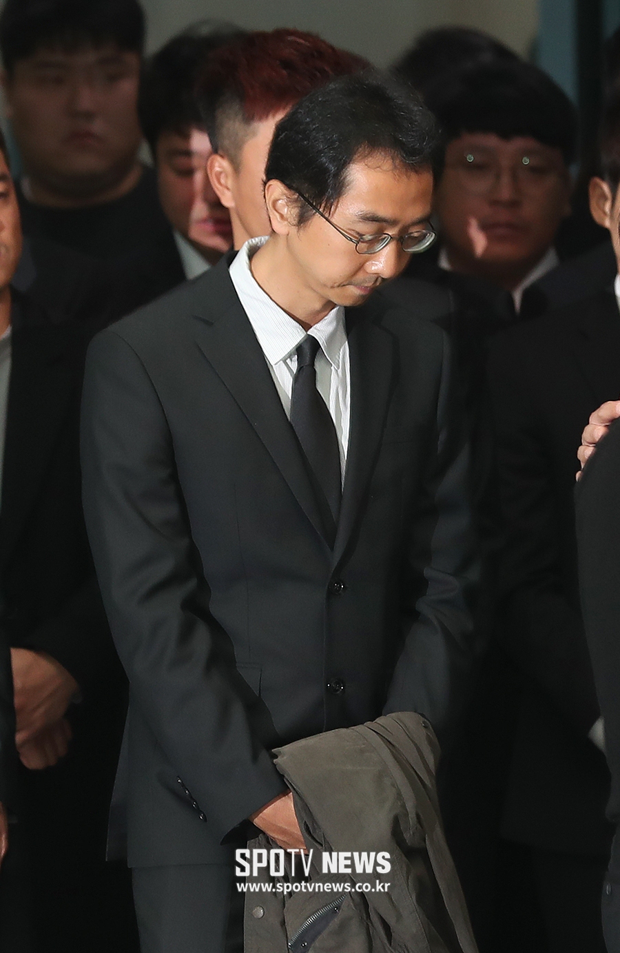 [포토S] 고 김주혁 발인 참석한 유호진 PD