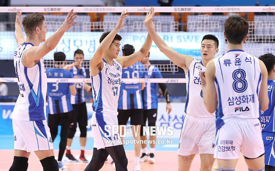 [포토S] 3연승 삼성화재, 우리가 이제 1위!
