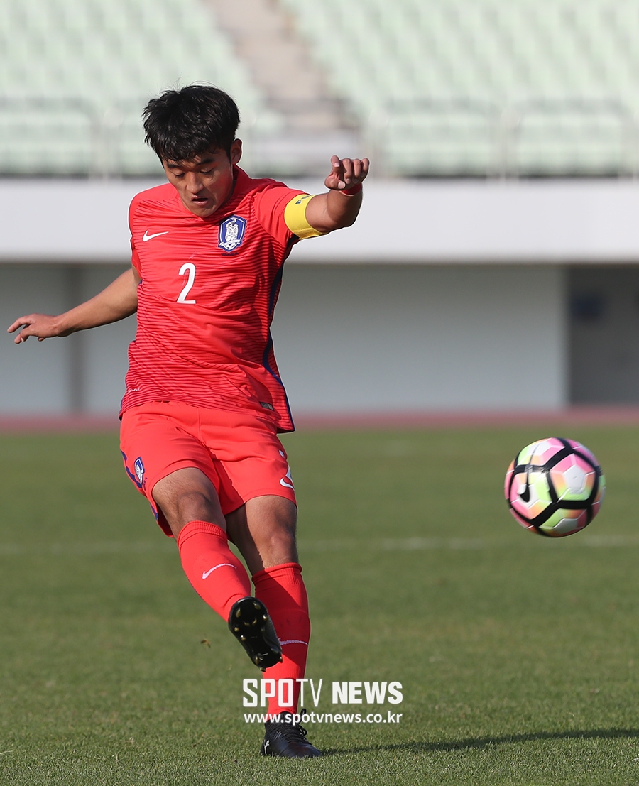 [포토S] 센터링 하는 황태현